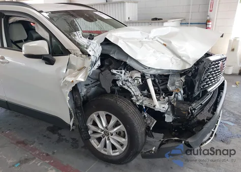 2022 Toyota Corolla Cross Le z USA, uszkodzony, nr VIN 7MUCAABGXNV026593